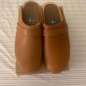 Authentic swedish leather clogs
